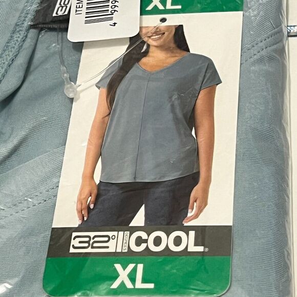 32 Degree Cool Women's sz XL X-Large baby blue top lightweight butter soft - Picture 1 of 4